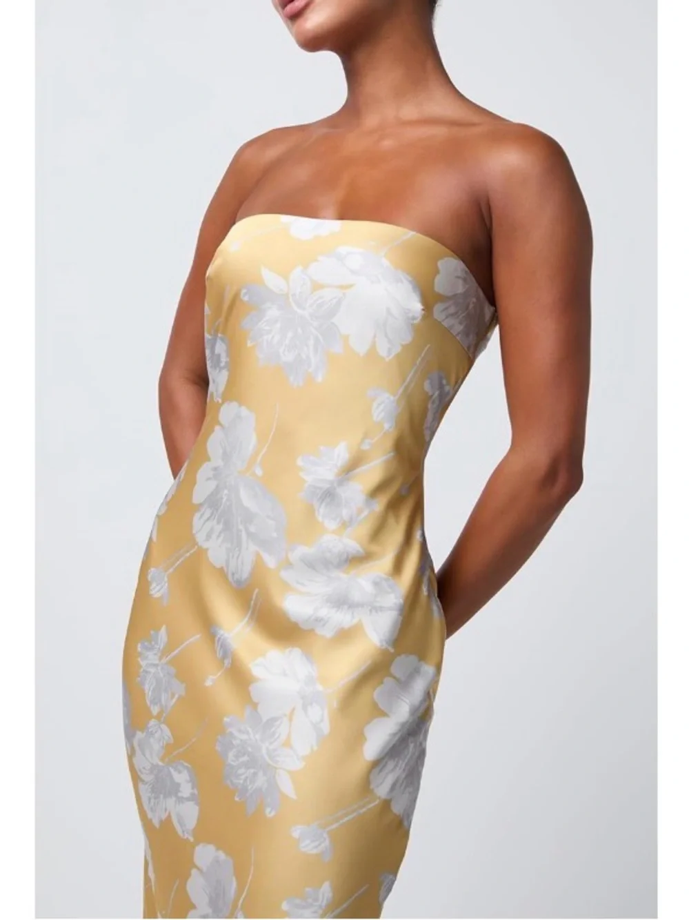 Lulus Strapless Midi Dress - Picture 3 of 4